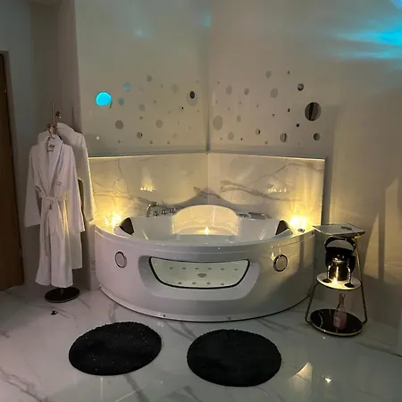 Jacuzzi Berka Apartment Krakow